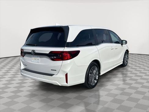 Used 2025 Honda Odyssey Touring image 4