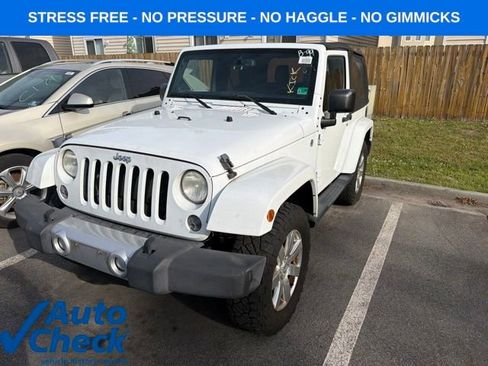 Used 2014 Jeep Wrangler Sahara w/ Connectivity Group AWD/4WD image 3