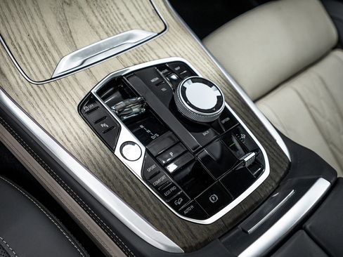 Used 2023 BMW X7 M60i w/ Executive Package image 13