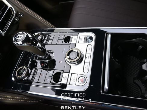 Used 2024 Bentley Flying Spur V8 image 35