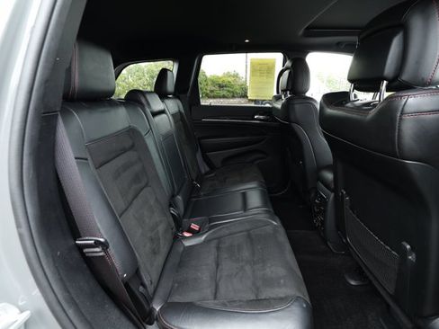 Used 2019 Jeep Grand Cherokee Trailhawk AWD/4WD image 30
