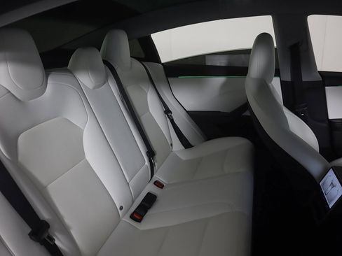 Used 2025 Tesla Model 3 Long Range image 36