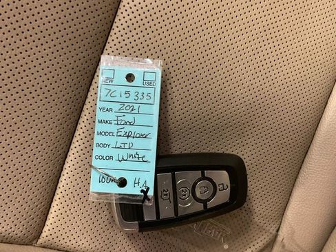 Used 2021 Ford Explorer Limited w/ Equipment Group 301A image 39