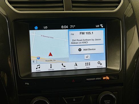 Used 2018 Ford Explorer XLT w/ Equipment Group 202A AWD/4WD image 19
