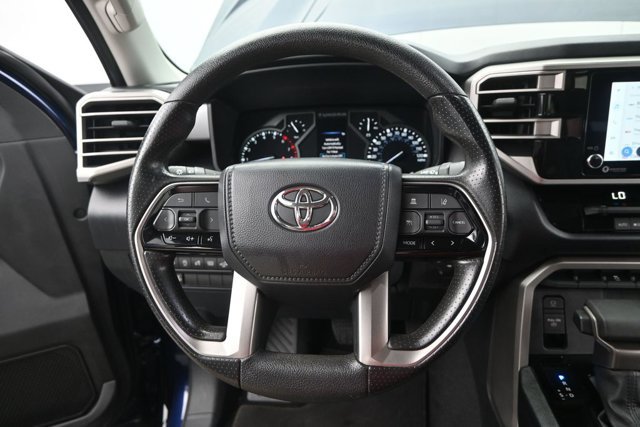 Used 2022 Toyota Tundra SR5 w/ SR5 Convenience Package AWD/4WD image 5