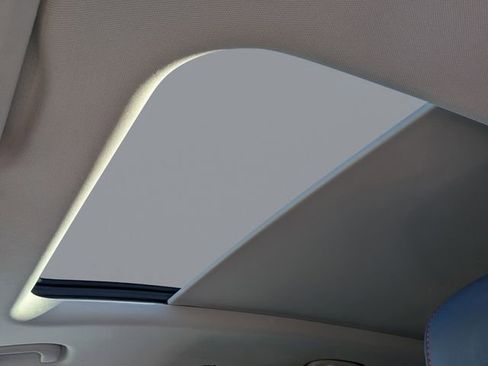 Used 2023 Buick Envision Essence w/ Sport Touring Package FWD image 18