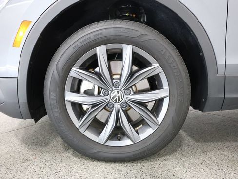 Used 2023 Volkswagen Tiguan SE FWD image 5