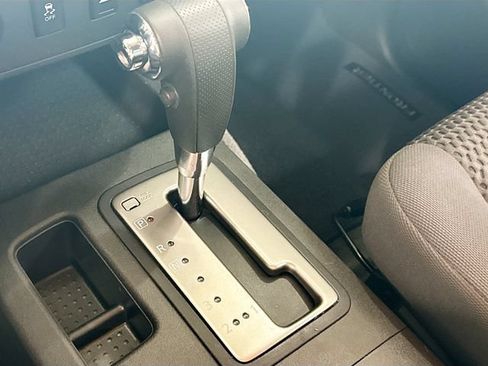 Used 2012 Nissan Frontier SV w/ SV Premium Utility Pkg AWD/4WD image 16