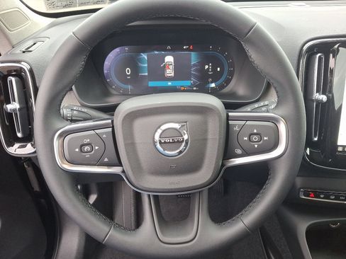 New 2025 Volvo XC40 B5 Core w/ Protection Package Premier image 13