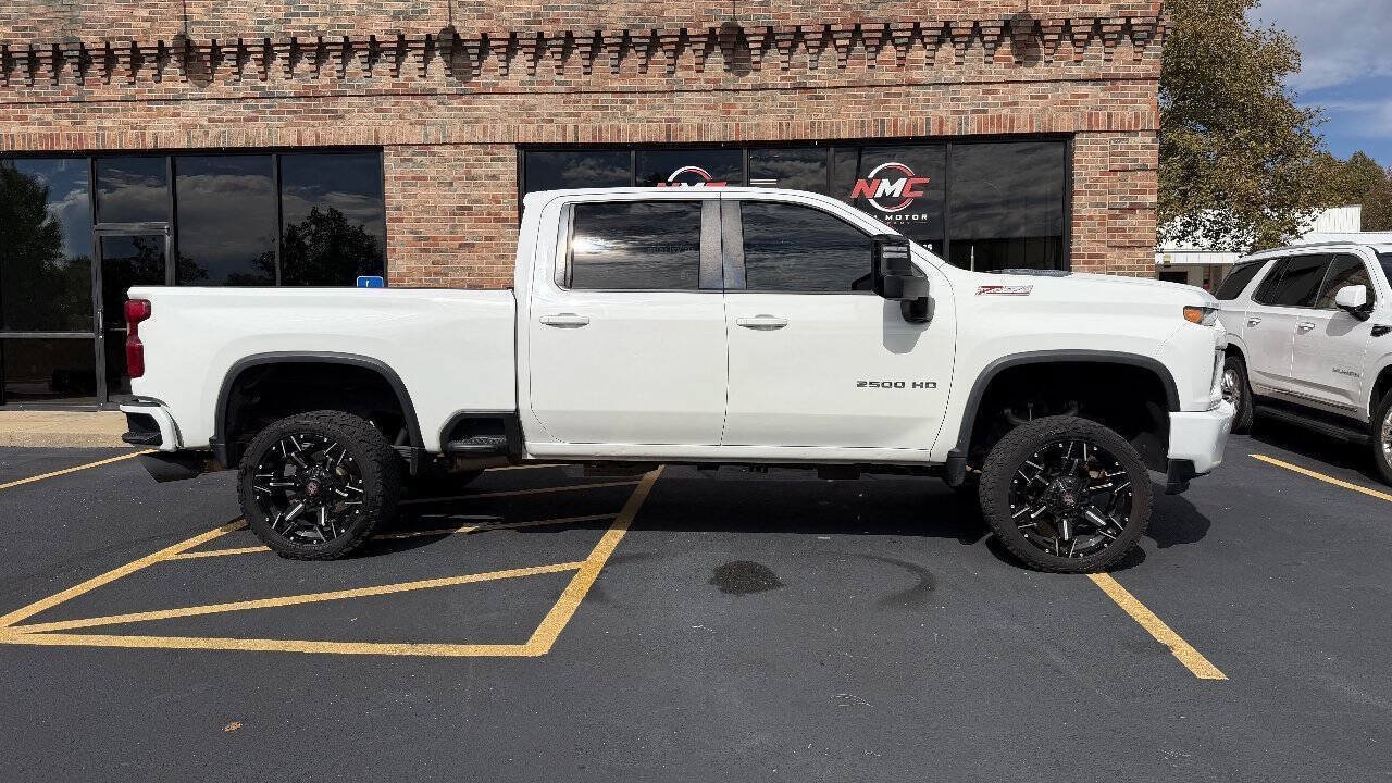 Used 2021 Chevrolet Silverado 2500 LT w/ Z71 Off-Road Package AWD/4WD image 2