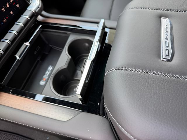 New 2026 GMC Yukon Denali RWD image 15