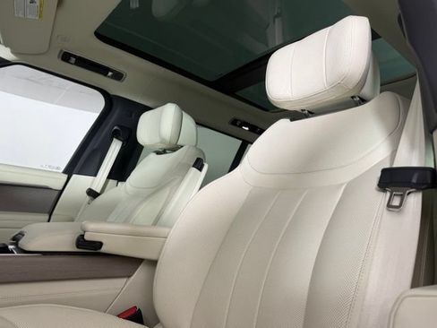 Used 2025 Land Rover Range Rover Long Wheelbase Autobiography AWD/4WD image 5
