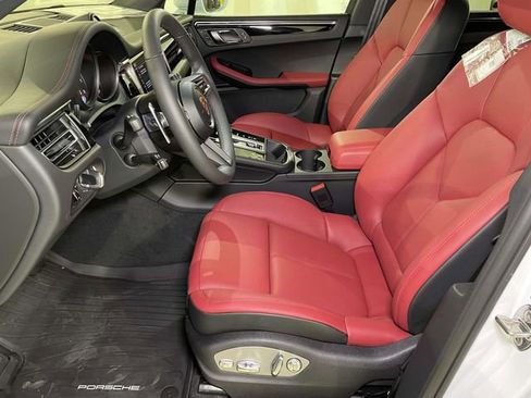 New 2026 Porsche Macan image 16