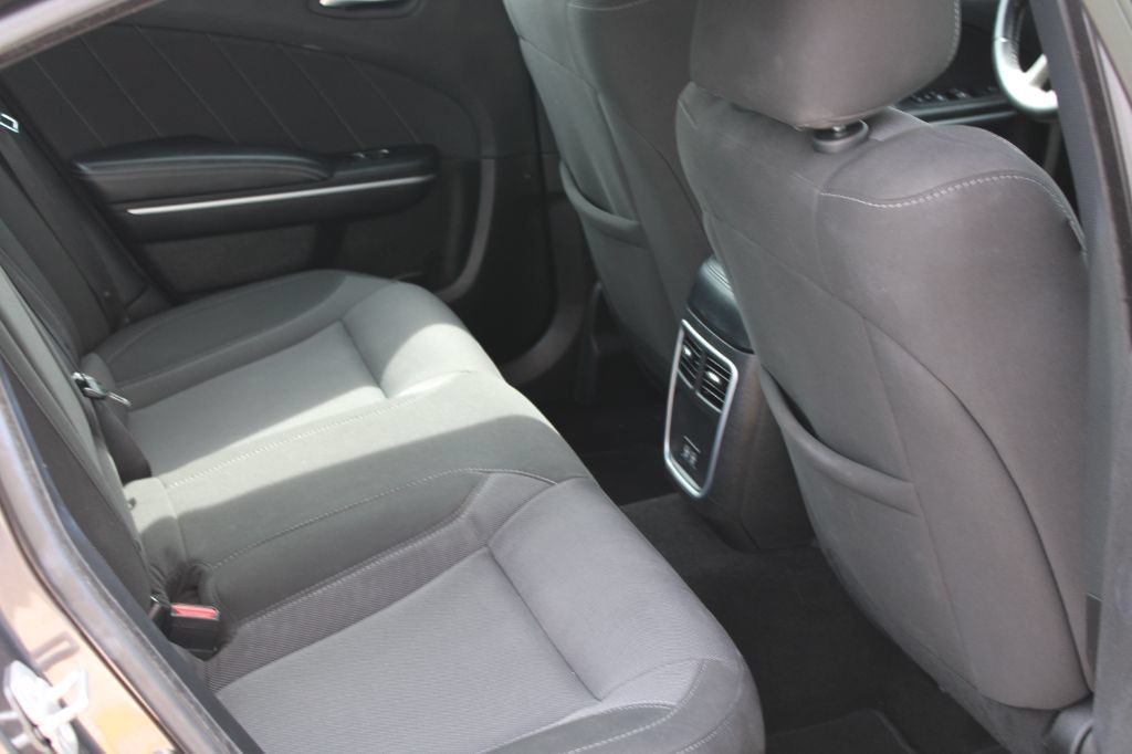 Used 2022 Dodge Charger SXT RWD image 16