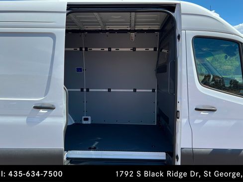 Used 2026 Mercedes-Benz Sprinter 2500 image 15