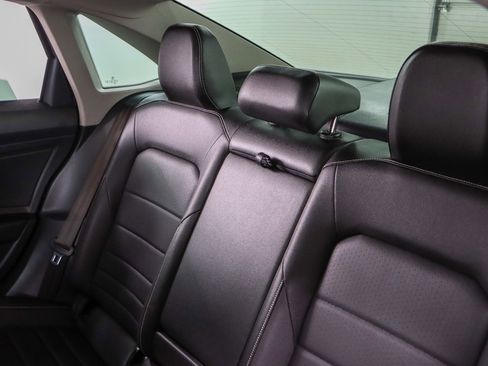 Used 2024 Volkswagen Jetta SE w/ Panoramic Sunroof Package image 25