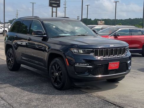 Used 2023 Jeep Grand Cherokee Limited AWD/4WD image 7