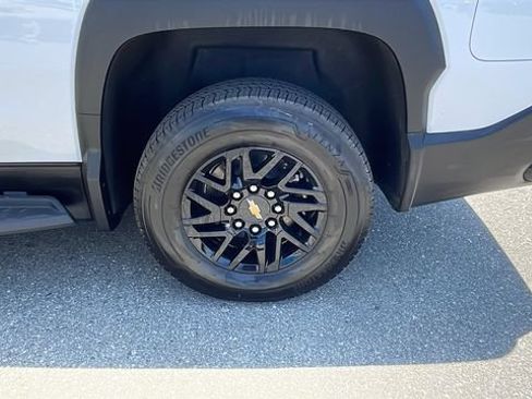 Used 2026 Chevrolet Silverado EV LT AWD/4WD image 28