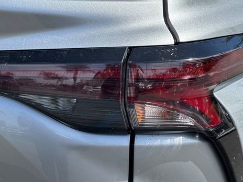 Certified 2023 Toyota Sienna XLE image 38