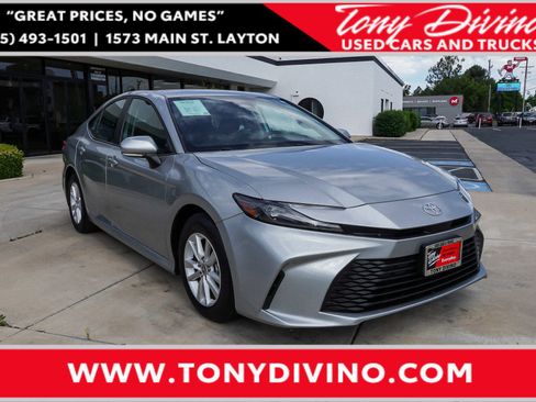 Used 2025 Toyota Camry LE FWD image 1
