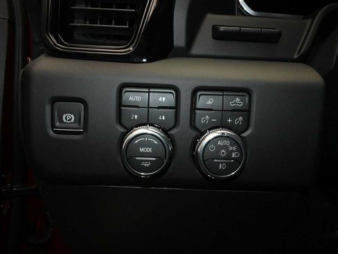 New 2026 GMC Sierra 2500 AT4 w/ AT4 Premium Plus Package AWD/4WD image 12