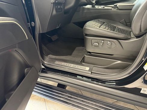 Used 2024 Cadillac Escalade ESV Sport Platinum w/ LPO, ONYX Package image 20