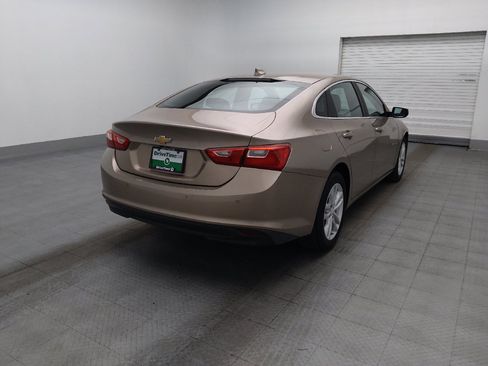 Used 2018 Chevrolet Malibu LT w/ Driver Confidence Package FWD image 9