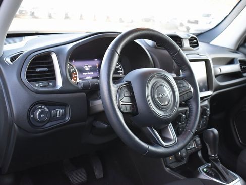 Used 2022 Jeep Renegade Latitude w/ Convenience Group image 10