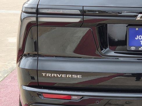 Used 2026 Chevrolet Traverse High Country w/ LPO, Floor Liner Package FWD image 10