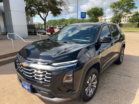 Used 2026 Chevrolet Equinox LT FWD image 2