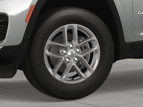 New 2025 Jeep Grand Cherokee image 11