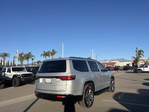 Used 2022 Jeep Wagoneer Series II w/ Premium Group I image 8