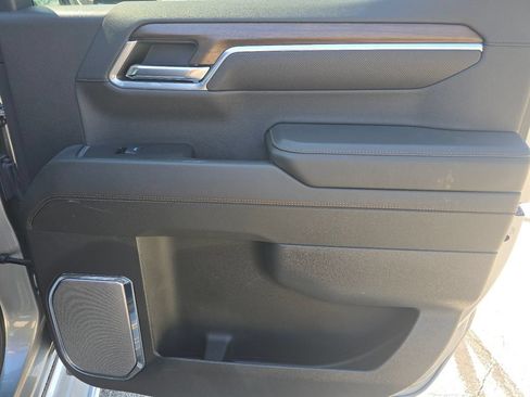 Used 2024 Chevrolet Silverado 1500 High Country w/ Technology Package AWD/4WD image 23