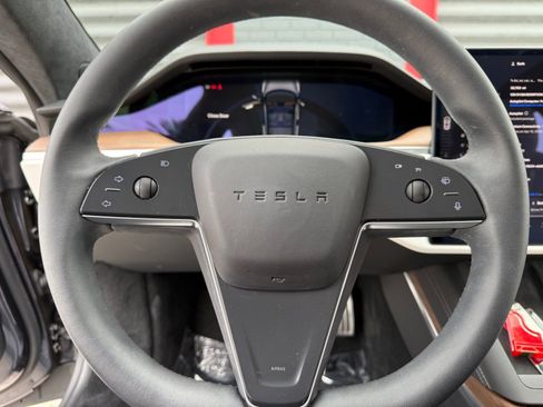 Used 2024 Tesla Model S AWD/4WD image 23