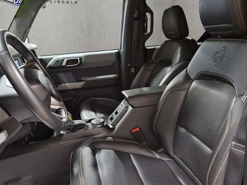 Certified 2023 Ford Bronco Badlands w/ Sasquatch Package AWD/4WD image 9