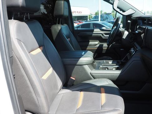 Used 2024 GMC Sierra 2500 AT4 w/ AT4 Premium Plus Package AWD/4WD image 19