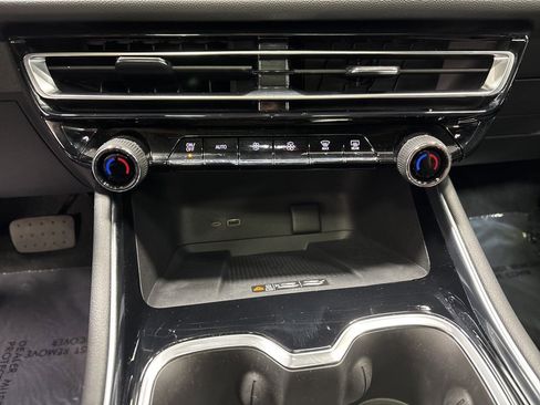 Used 2024 Chevrolet Traverse Z71 w/ Enhanced Driving Package image 26