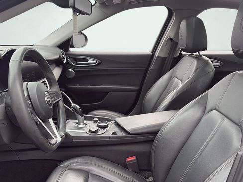 Used 2019 Alfa Romeo Giulia AWD image 14