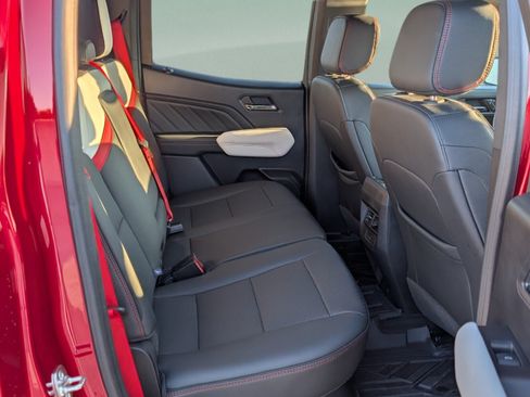 Used 2025 GMC Canyon AT4 w/ AT4X Package AWD/4WD image 13