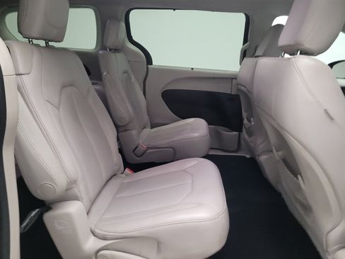 Used 2021 Chrysler Voyager Lxi FWD image 19