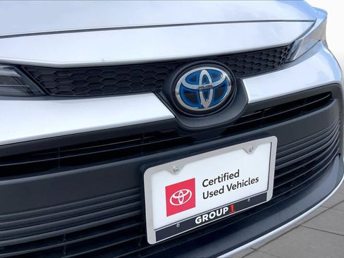 Used 2025 Toyota Corolla LE FWD image 29