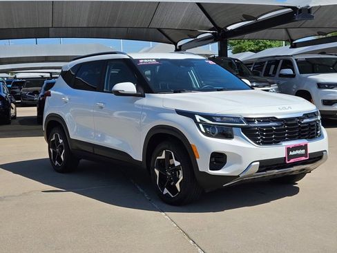 Used 2025 Kia Seltos S image 3