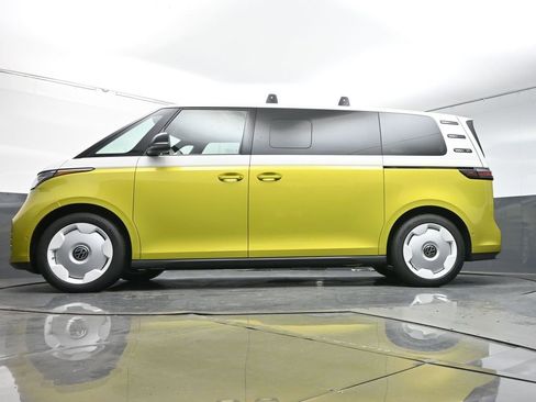 New 2025 Volkswagen ID. Buzz 1st Edition image 42