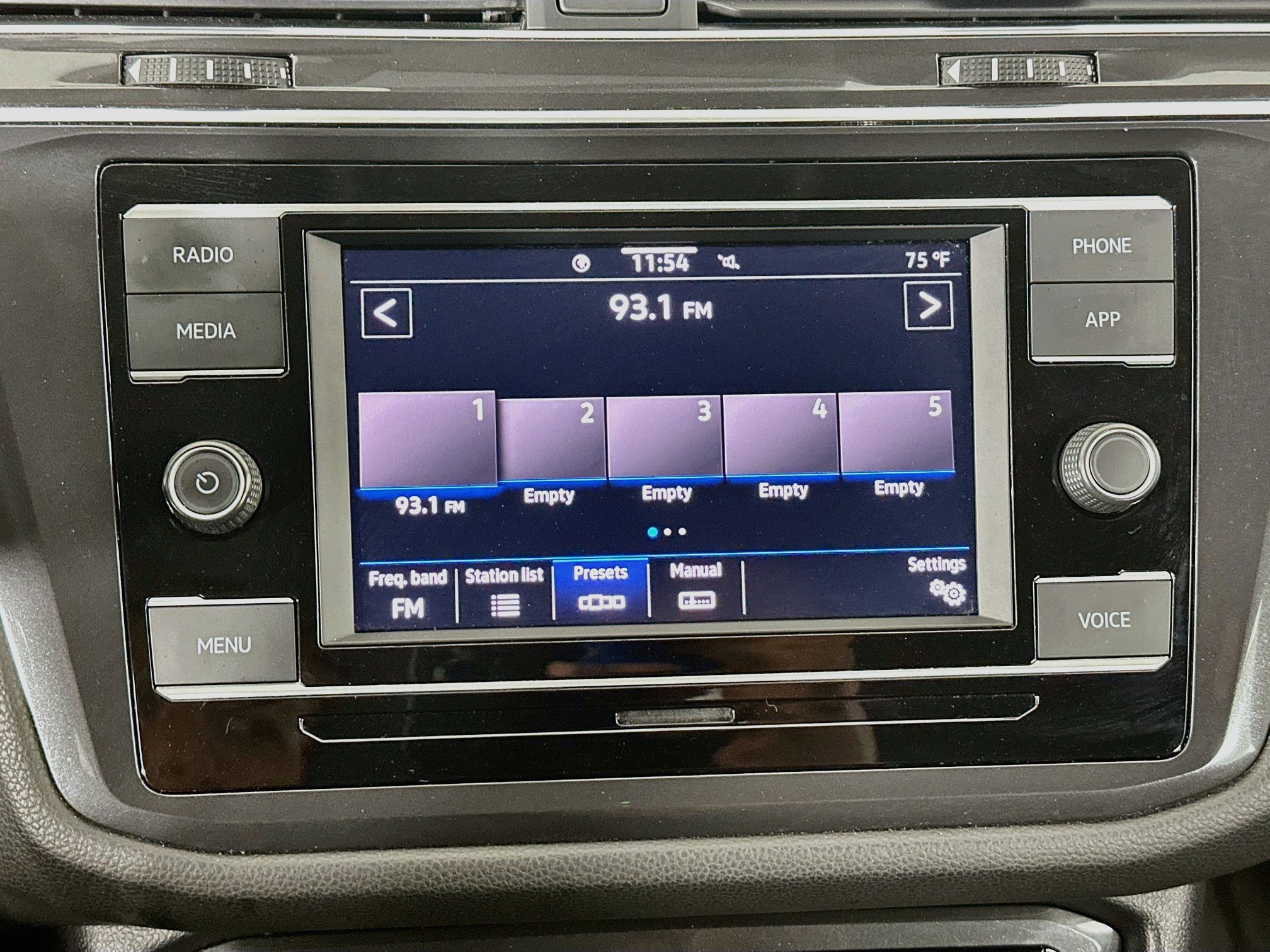 Used 2022 Volkswagen Tiguan S FWD image 19