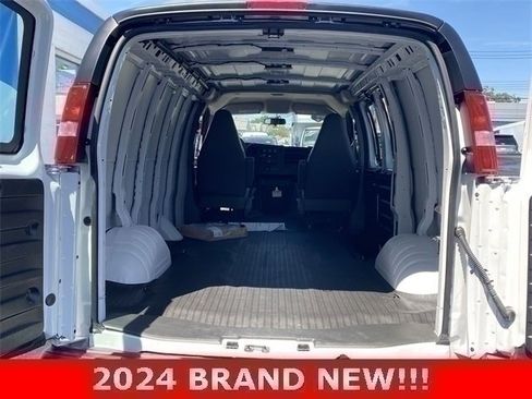 Used 2024 Chevrolet Express 2500 w/ Driver Convenience Package image 22