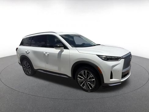 Used 2026 INFINITI QX60 Luxe FWD image 2