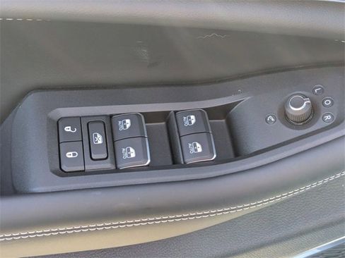 New 2025 Jeep Grand Cherokee Overland image 11