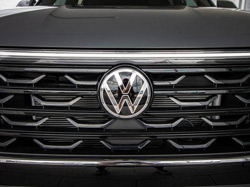 New 2026 Volkswagen Atlas Cross Sport SE FWD image 8