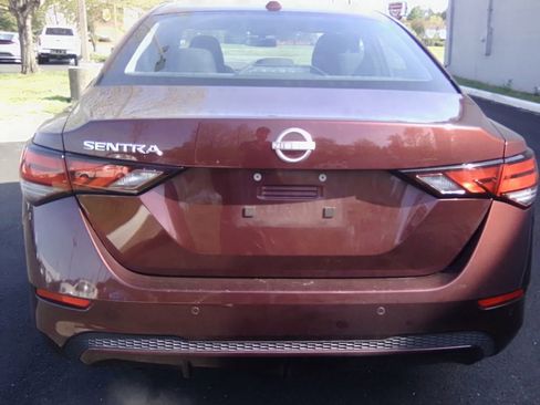 Used 2025 Nissan Sentra SV image 5