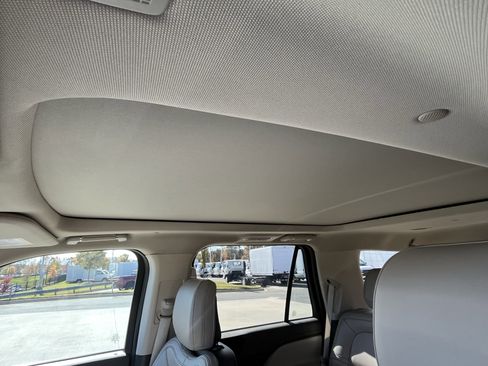 Used 2024 Lincoln Navigator Premiere image 29